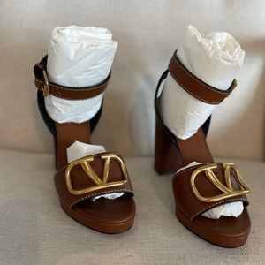 VLOGO Valentino Sandals